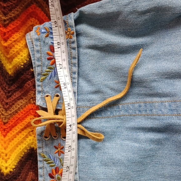 Sonoma Vintage Blue Jean Mini Skirt - Size 16, embroidered waistband - Picture 7 of 8